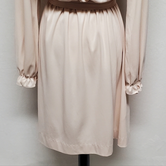 VINTAGE 70s Montgomery Ward Volup Cream Tie-up Belted Long Sleeve Stretchy Dress - Picture 13 of 14